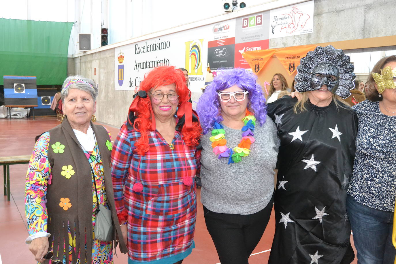 El grupo de mujeres “Amanecer” de Ciudad Rodrigo vive su fiesta de Carnaval