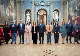 Autoridades asistentes a las jornadas organizadas por la Universidad.