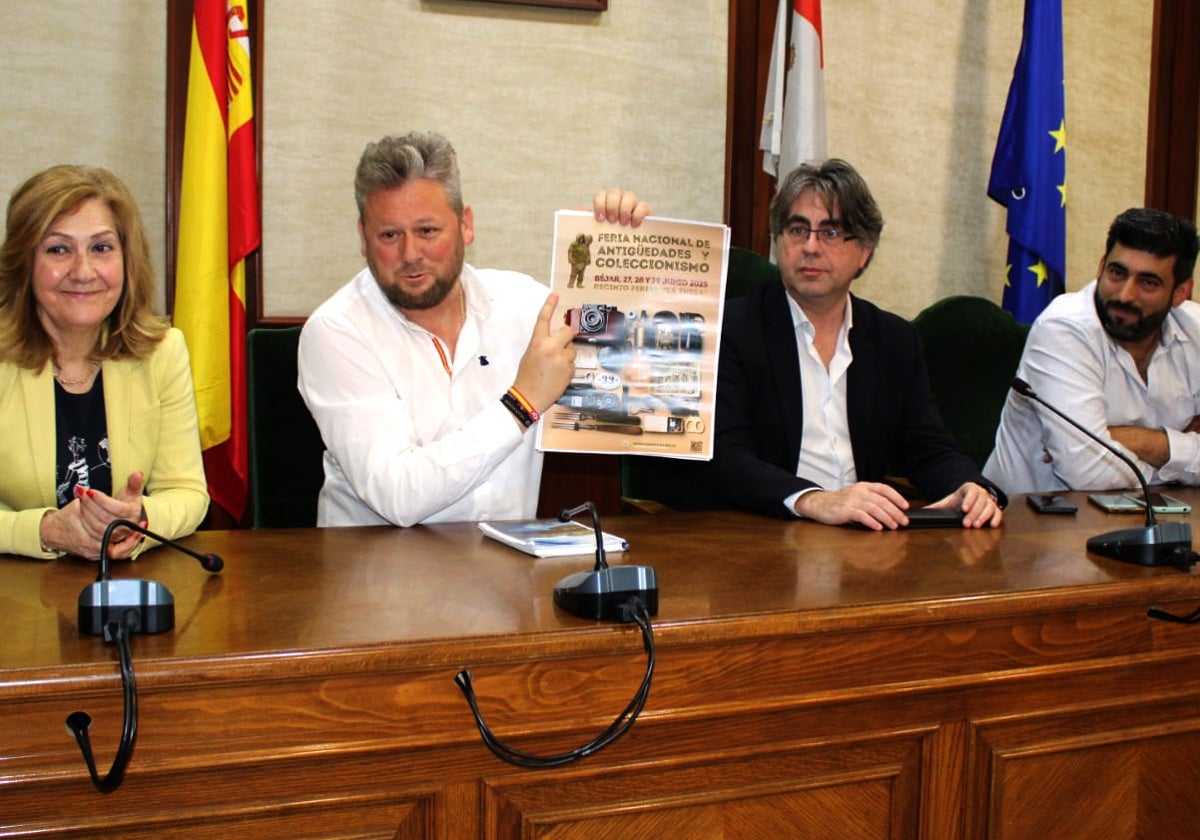 Purificación Pozo, Jonathan Sánchez, Luis Francisco Martín y Pedro Sánchez, esta mañana en la presentación.