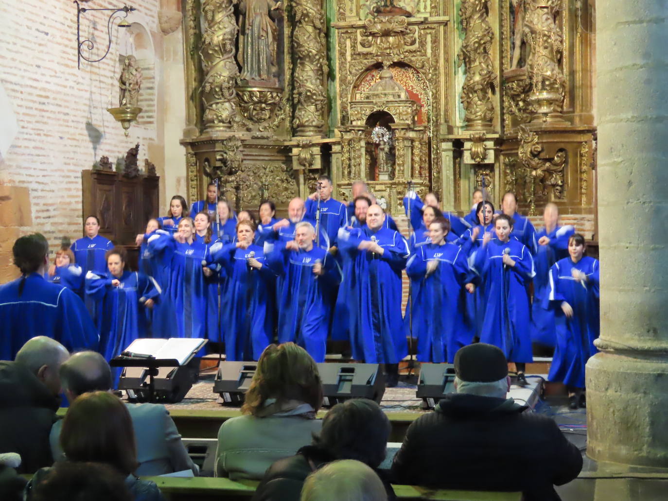 La iglesia de Zorita de la Frontera se llena con la música gospel