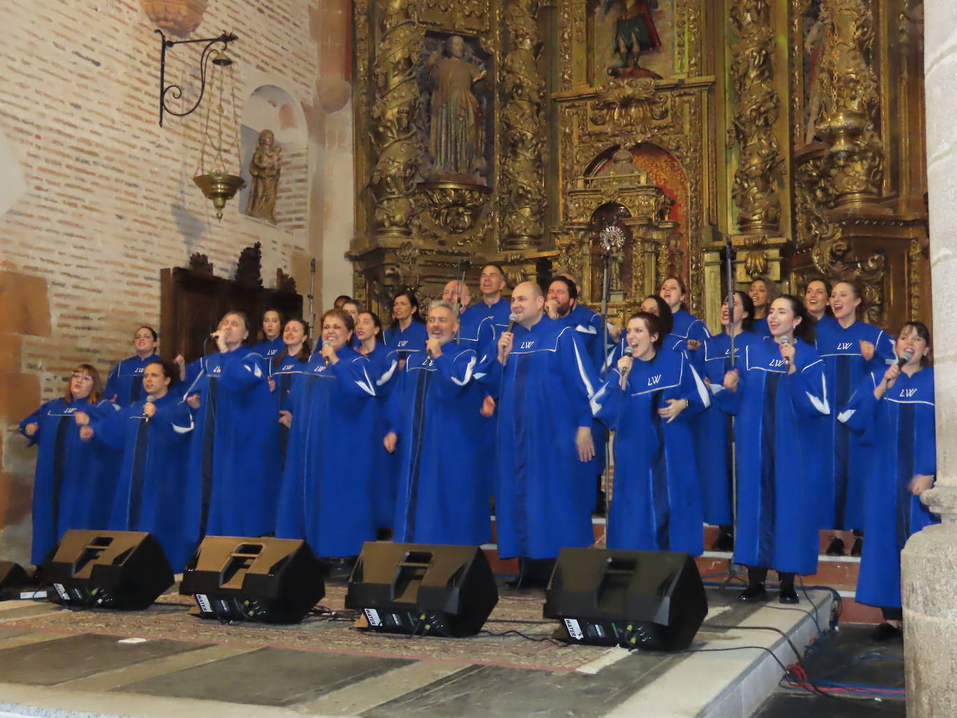 La iglesia de Zorita de la Frontera se llena con la música gospel