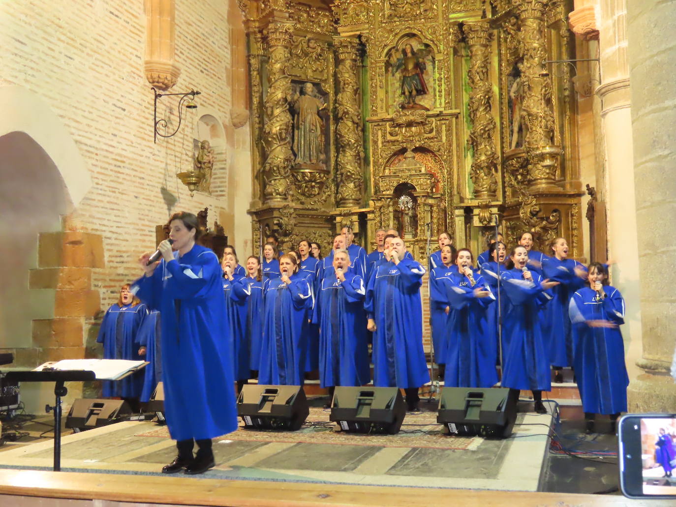 La iglesia de Zorita de la Frontera se llena con la música gospel