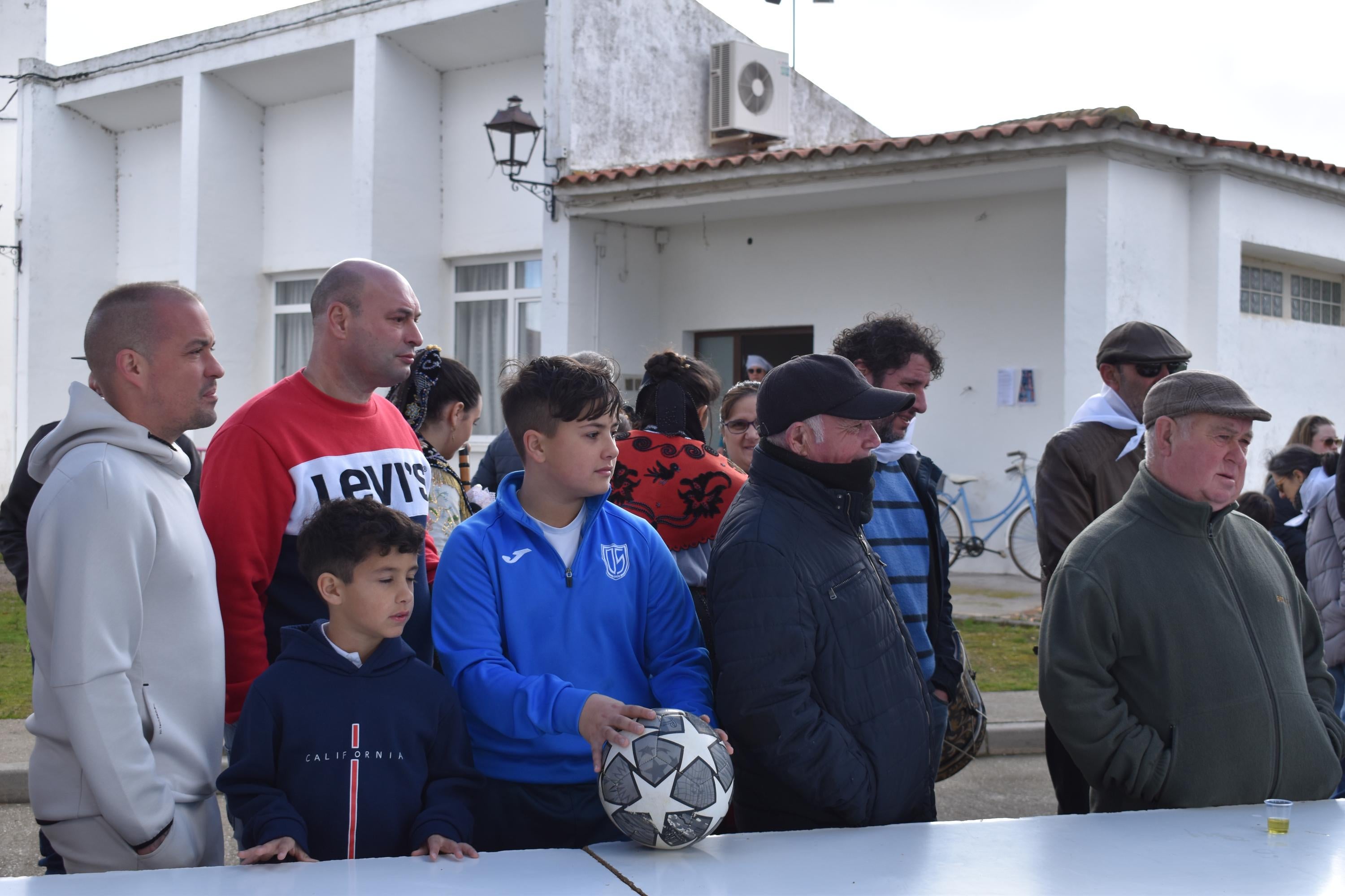 Fiesta de estreno en torno al cerdo en Nuevo Francos con más de 300 comensales