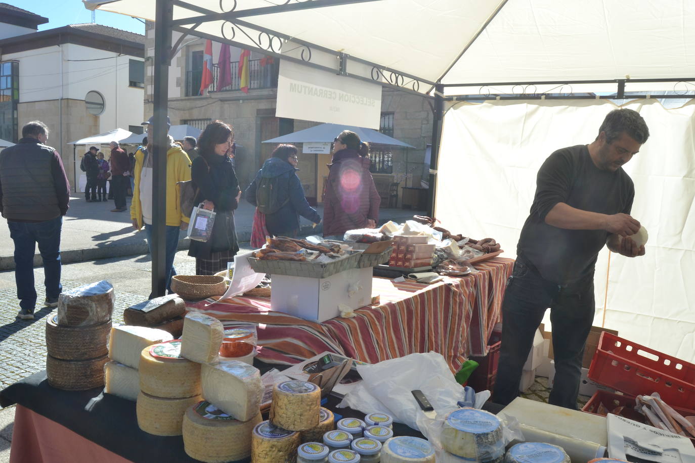 Gran animación en el Día del Almendro de La Fregeneda