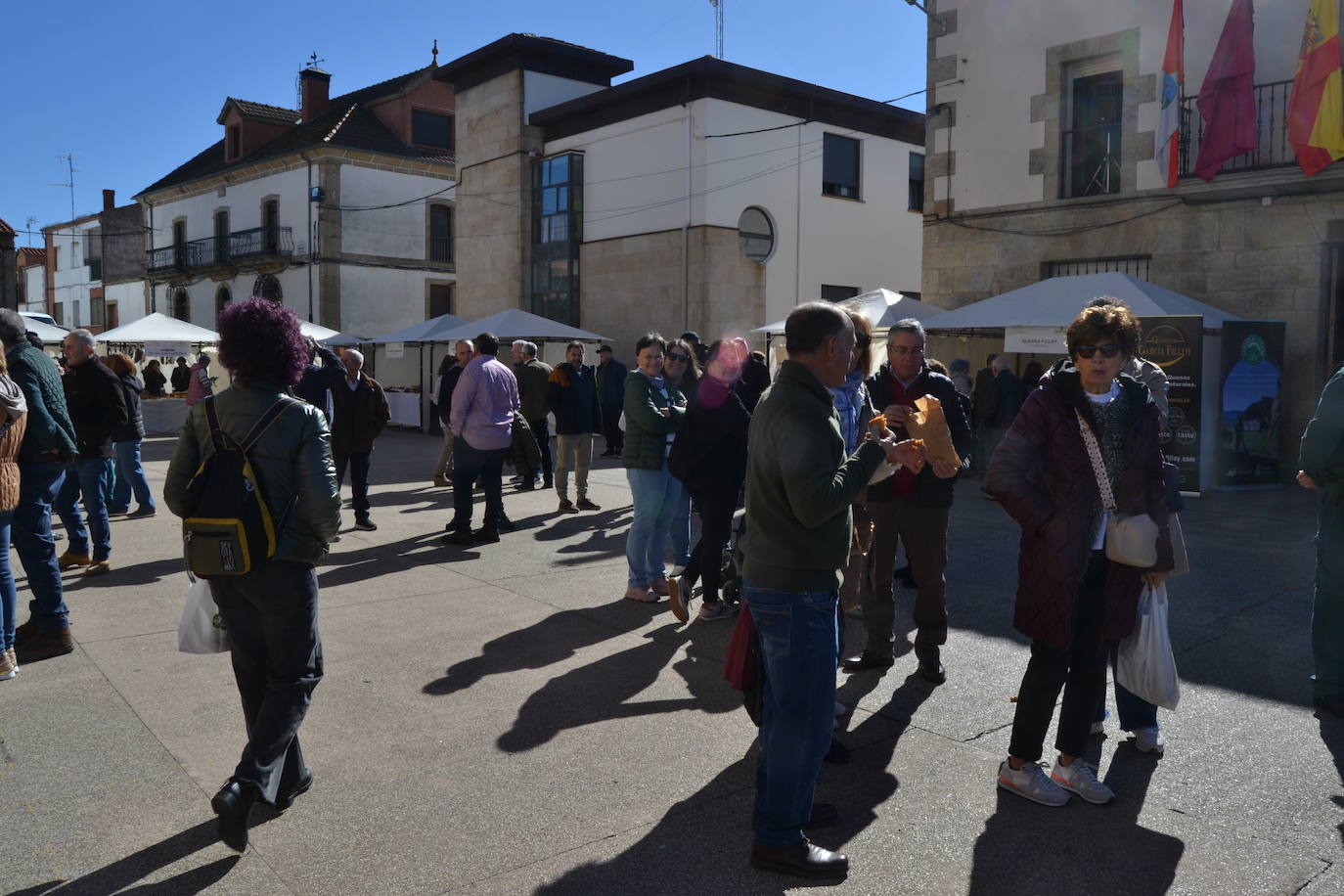 Gran animación en el Día del Almendro de La Fregeneda