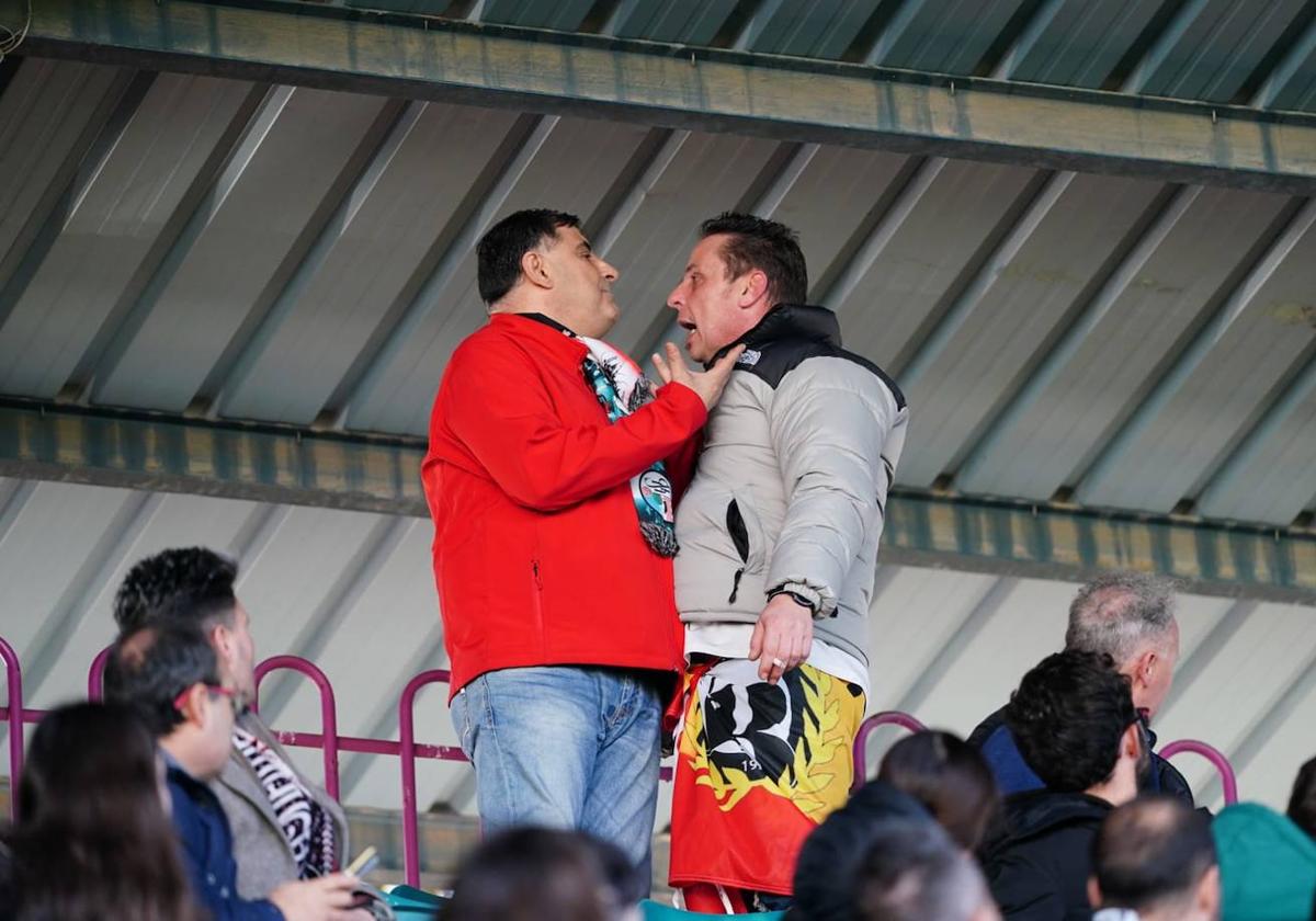 Pelea entre aficionados del Fondo Sur del Helmántico