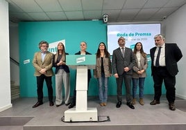 El secretario general de Junts, Jordi Turull, en una rueda de prensa junta a la Ejecutiva del partido.