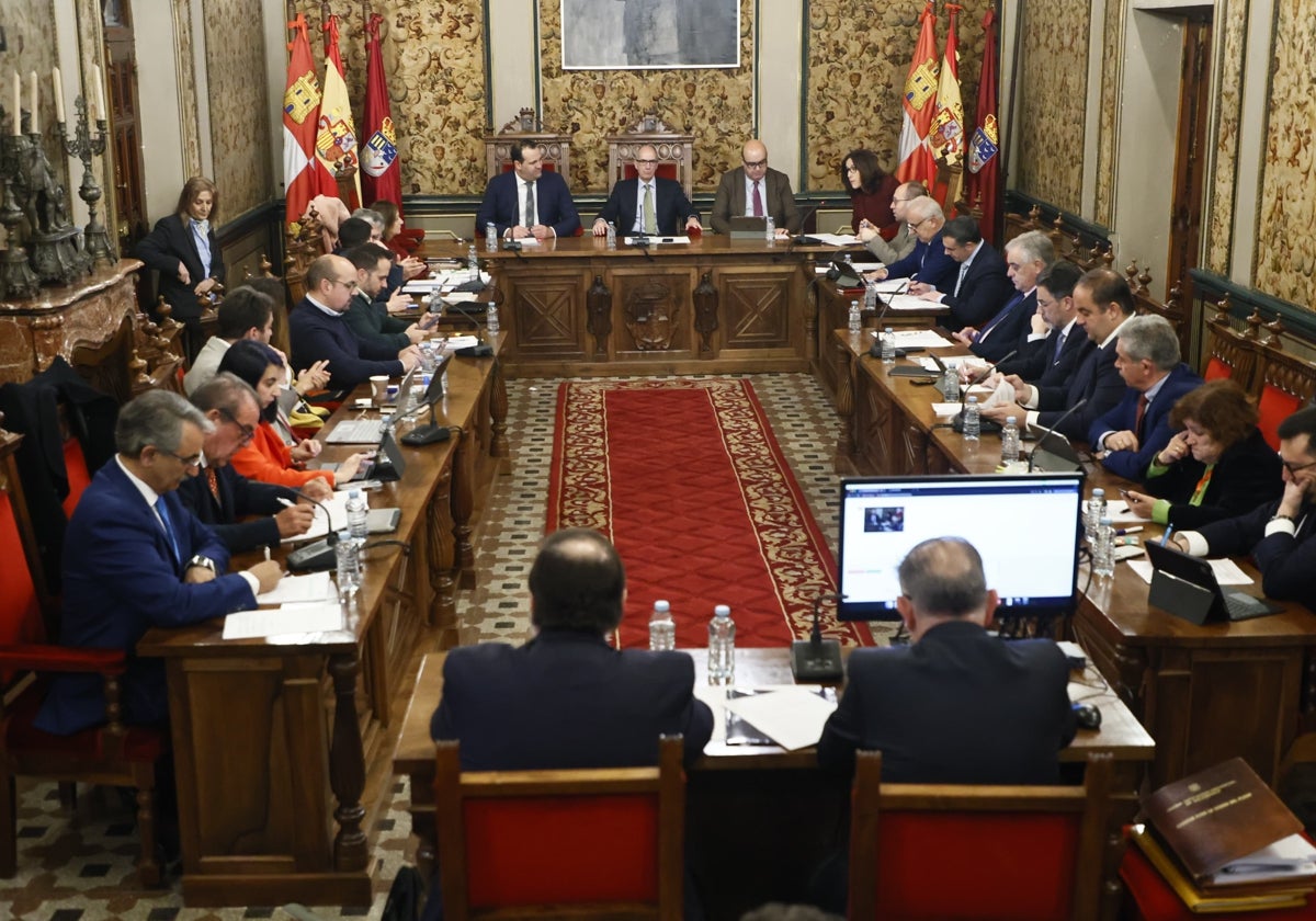 Momento de la sesión plenaria celebrada en la Diputación de Salamanca correspondiente al mes de febrero