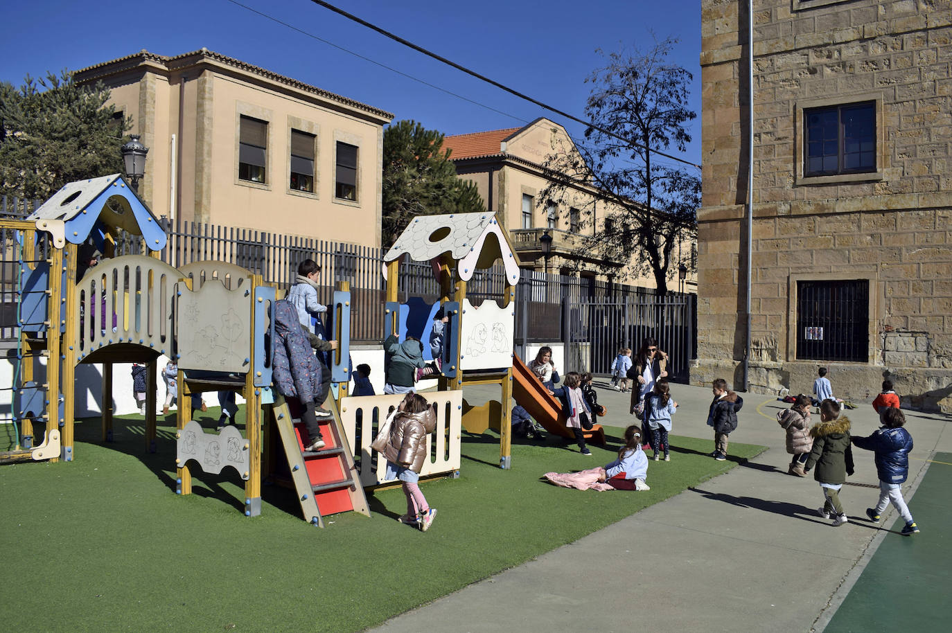 Escuelas que dejan huella, pero no de carbono