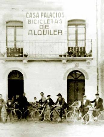 Bicicletas Palacios en una foto de 1927.