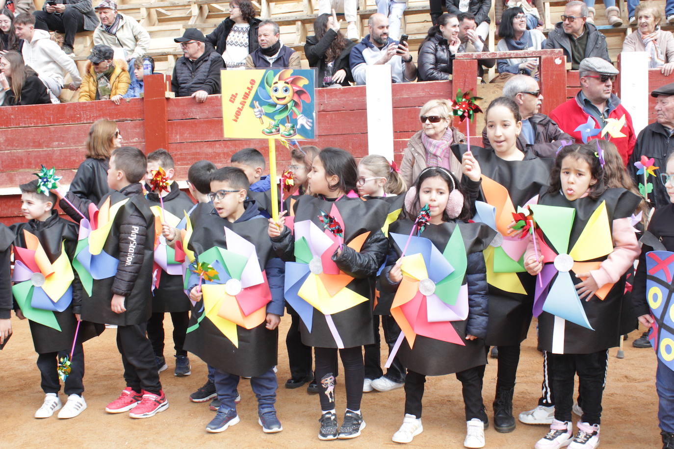 Los más pequeños dan el pistoletazo de salida al Carnaval del Toro