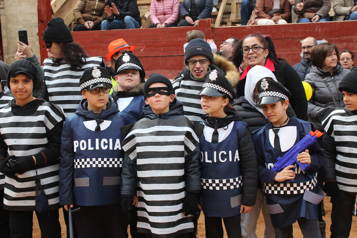 Los más pequeños dan el pistoletazo de salida al Carnaval del Toro