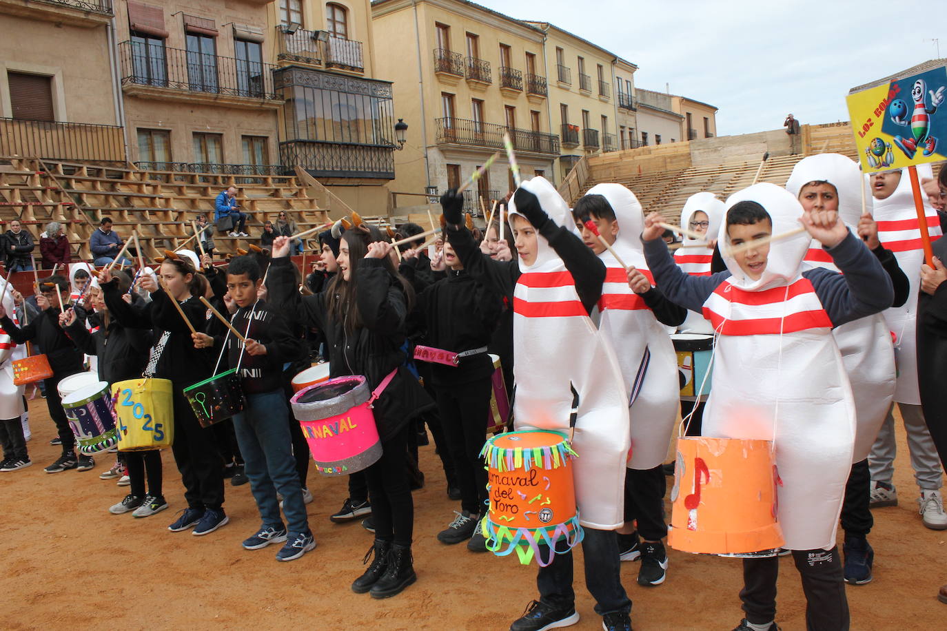 Los más pequeños dan el pistoletazo de salida al Carnaval del Toro