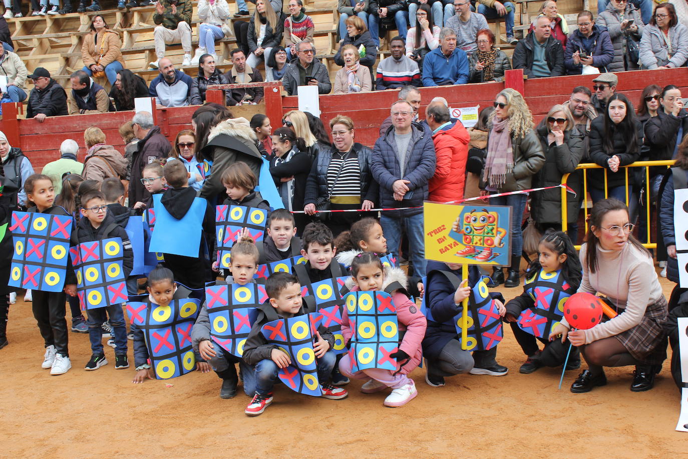 Los más pequeños dan el pistoletazo de salida al Carnaval del Toro