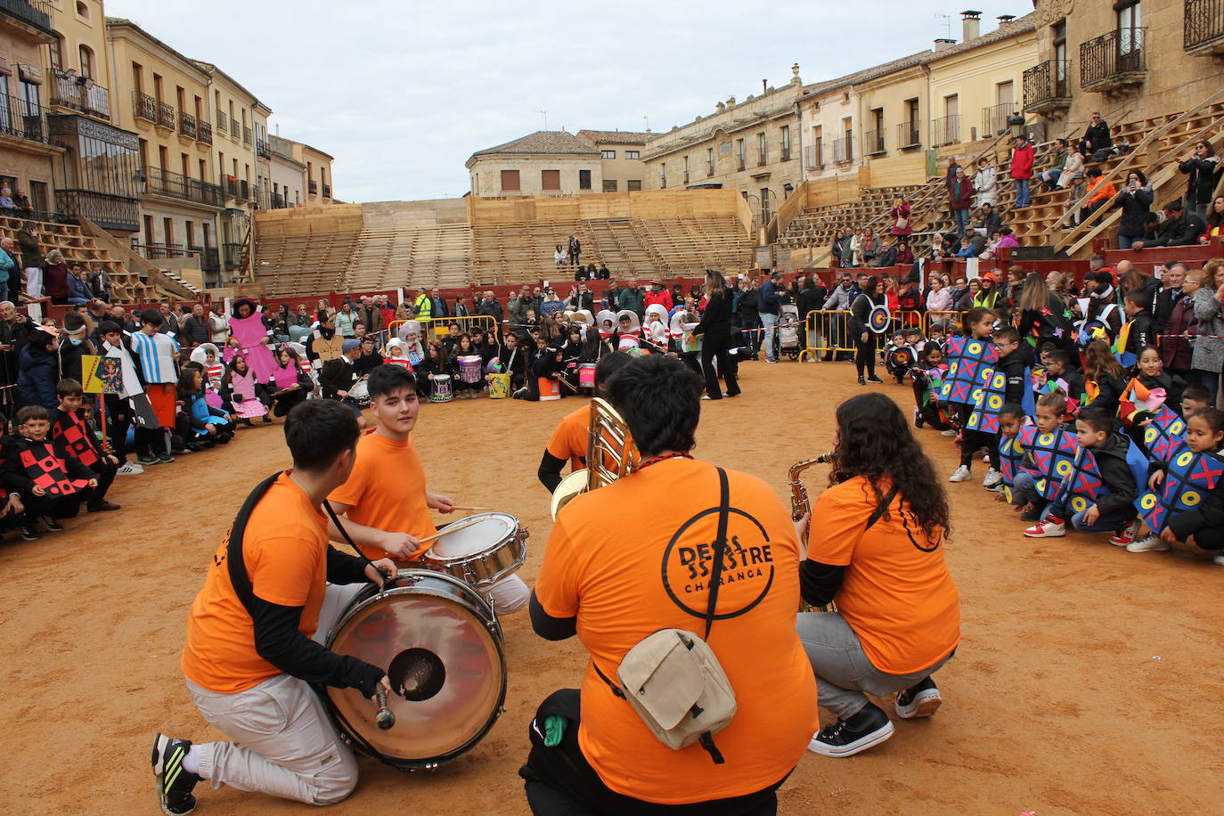 Los más pequeños dan el pistoletazo de salida al Carnaval del Toro