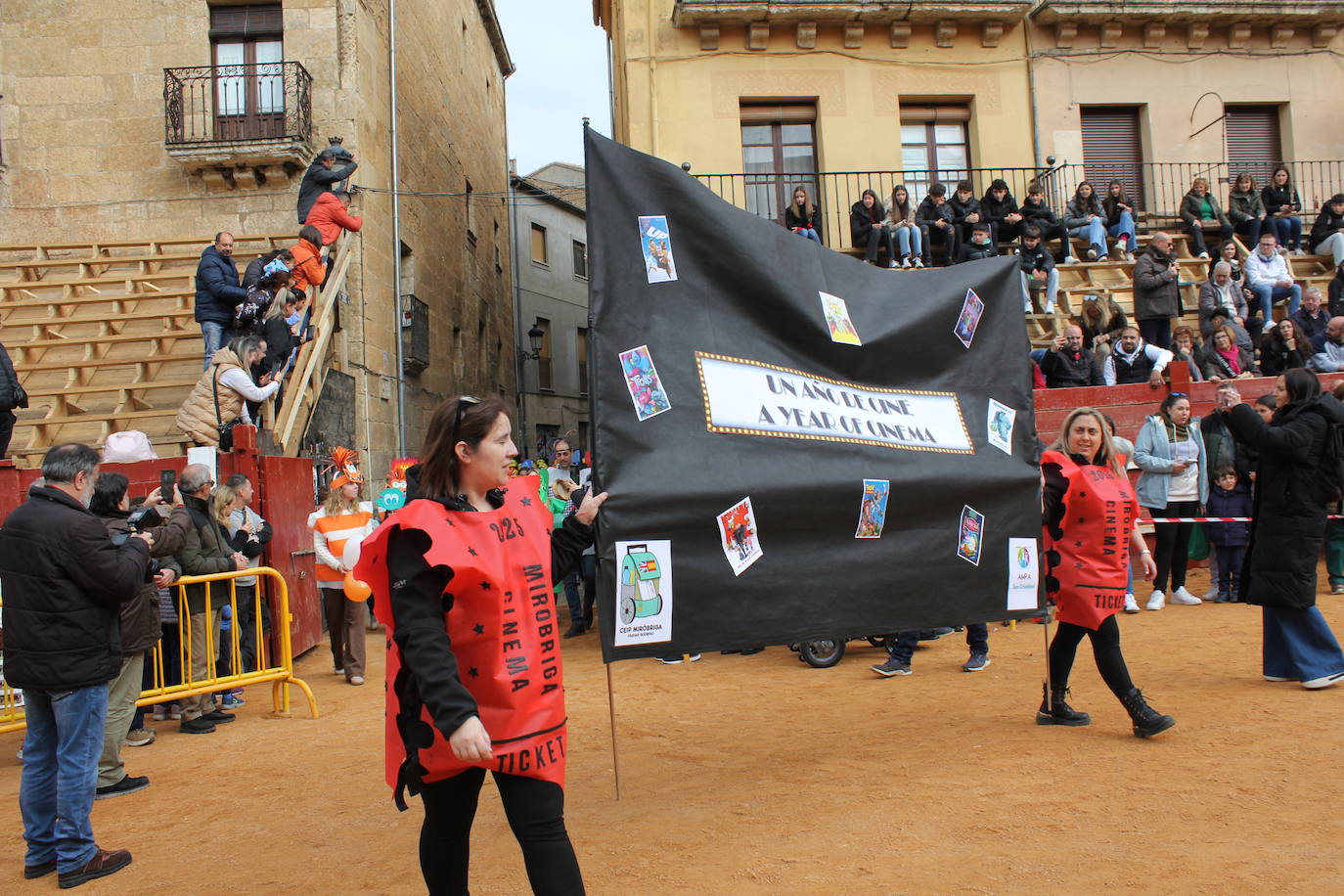 Los más pequeños dan el pistoletazo de salida al Carnaval del Toro