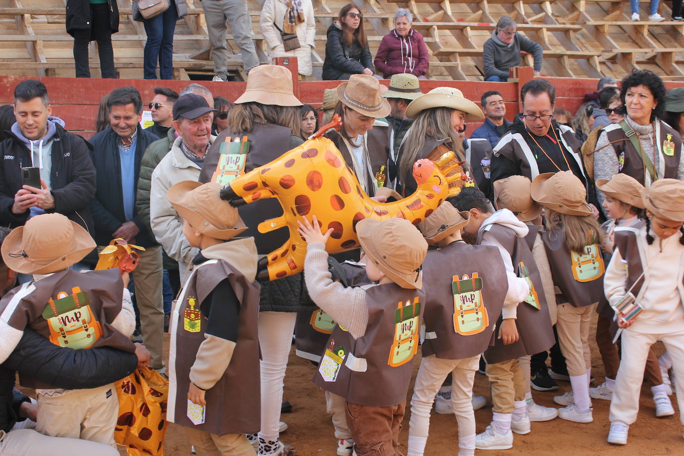 Los más pequeños dan el pistoletazo de salida al Carnaval del Toro