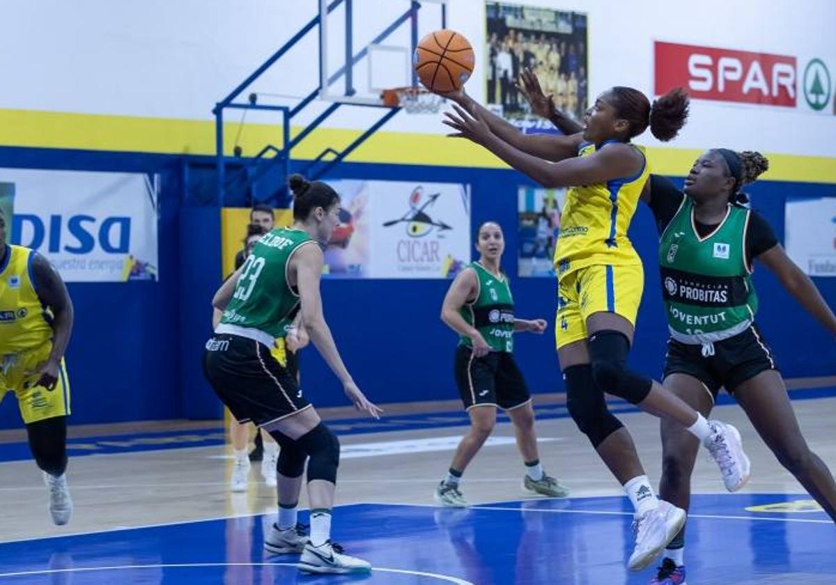 Calhoun, en un partido con el SPAR Gran Canaria.