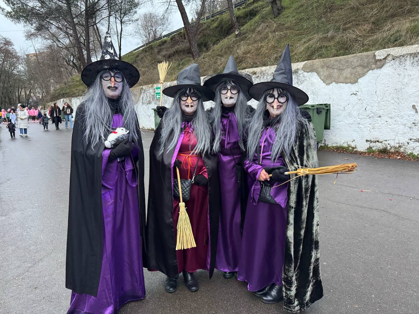 Multitudinaria fiesta de Carnaval en Béjar aún sin desfile por la lluvia