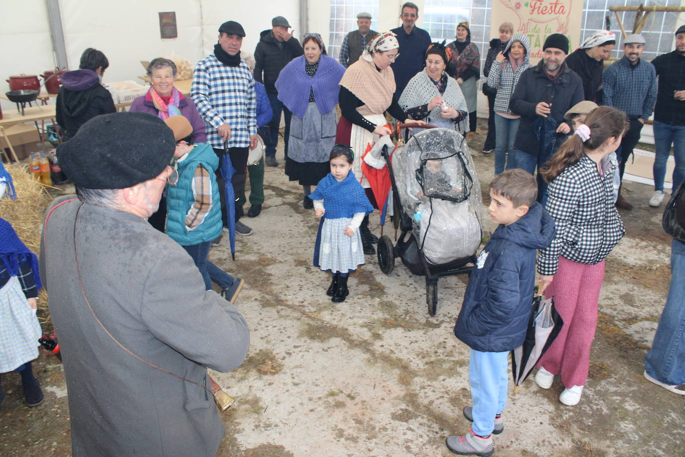 Peromingo disfruta de su fiesta matancera aún con lluvia