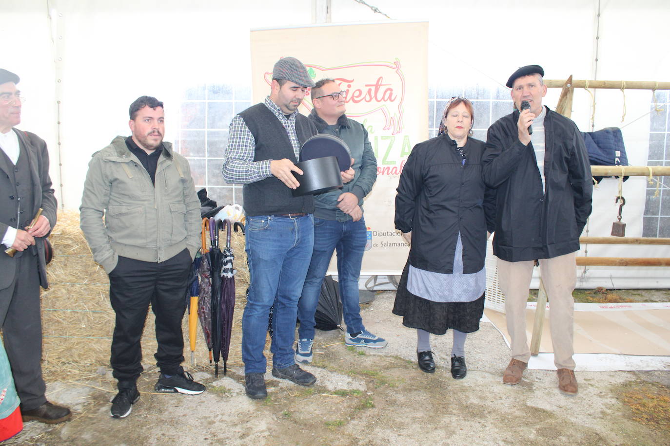 Peromingo disfruta de su fiesta matancera aún con lluvia