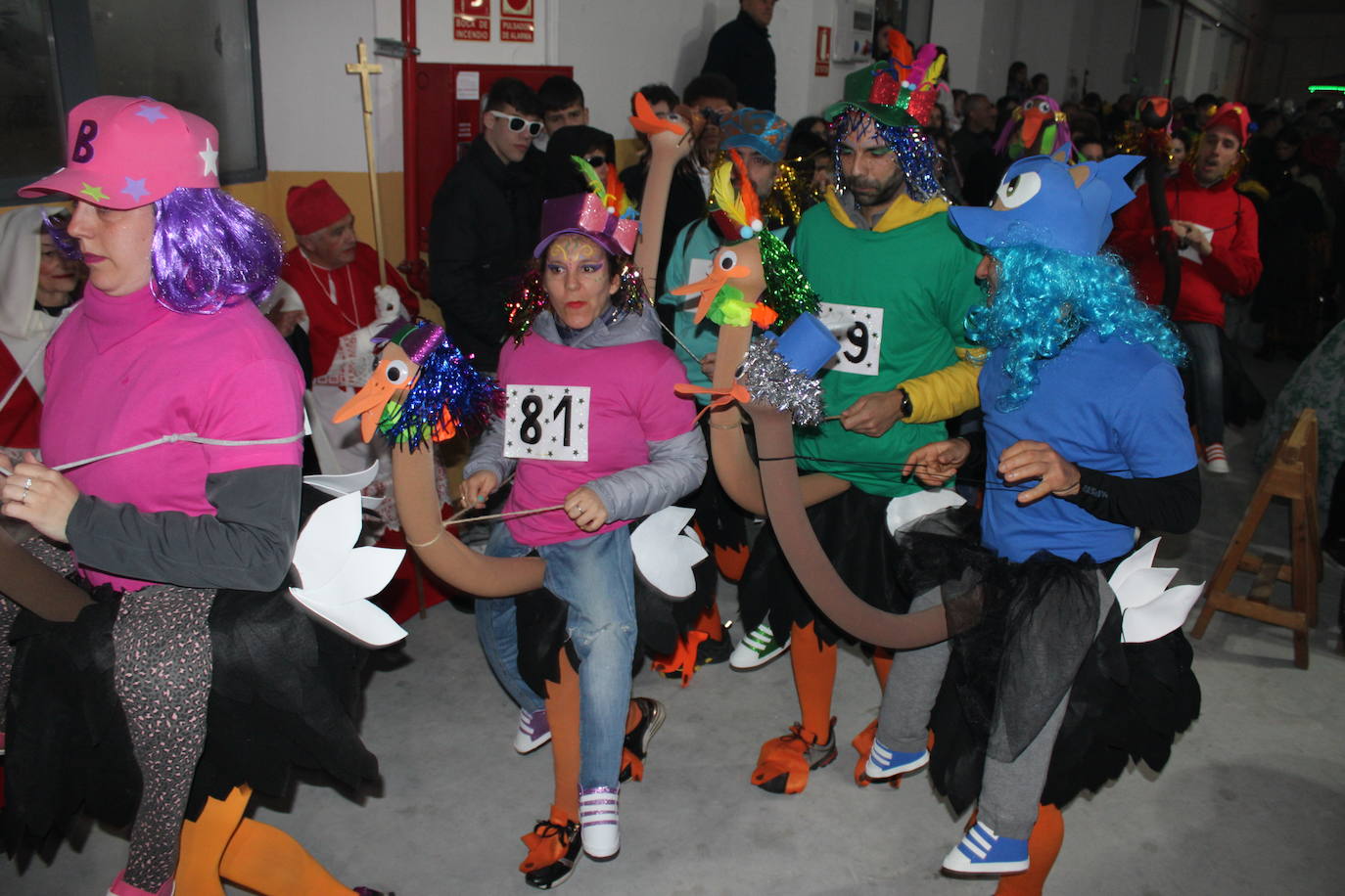 Multitudinaria fiesta de Carnaval en Béjar aún sin desfile por la lluvia