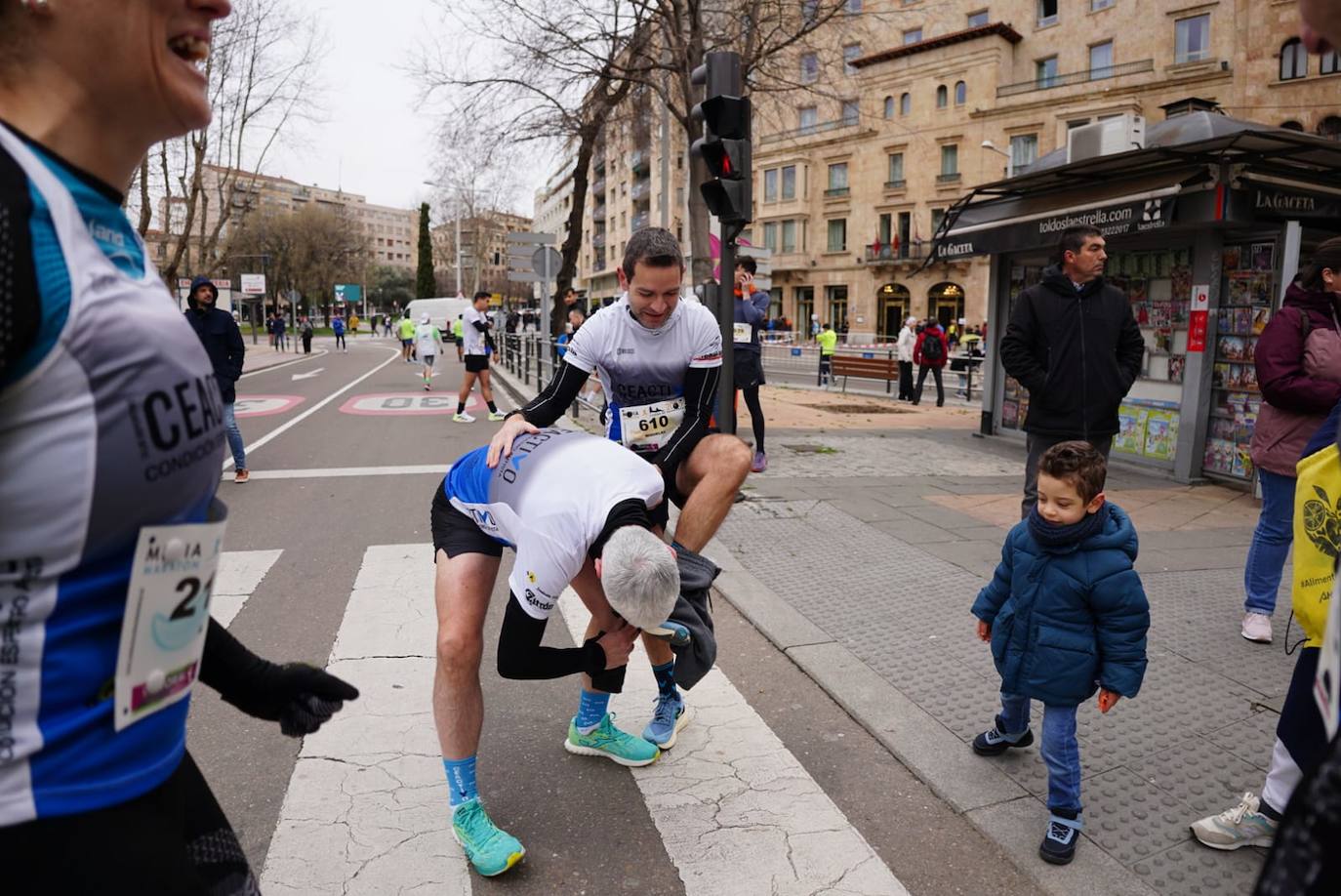 Todas las imágenes de cómo miles de salmantinos desafían al frío en la XIII Media Maratón