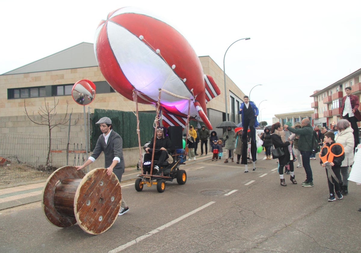 La fiesta familiar llega a las calles y el multiusos en Villares de la Reina