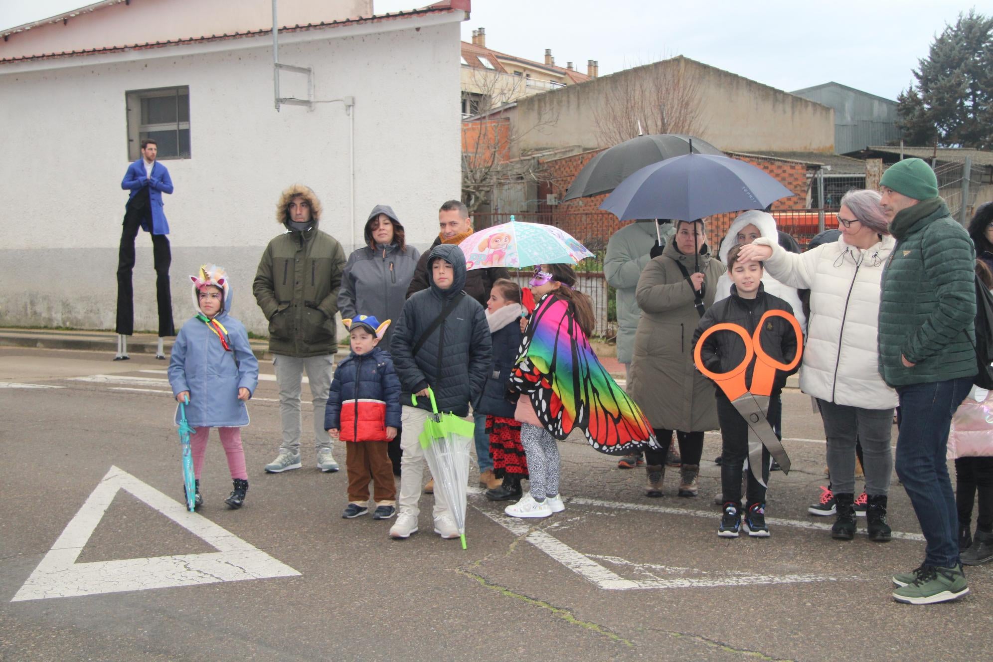 La fiesta familiar llega a las calles y el multiusos en Villares de la Reina