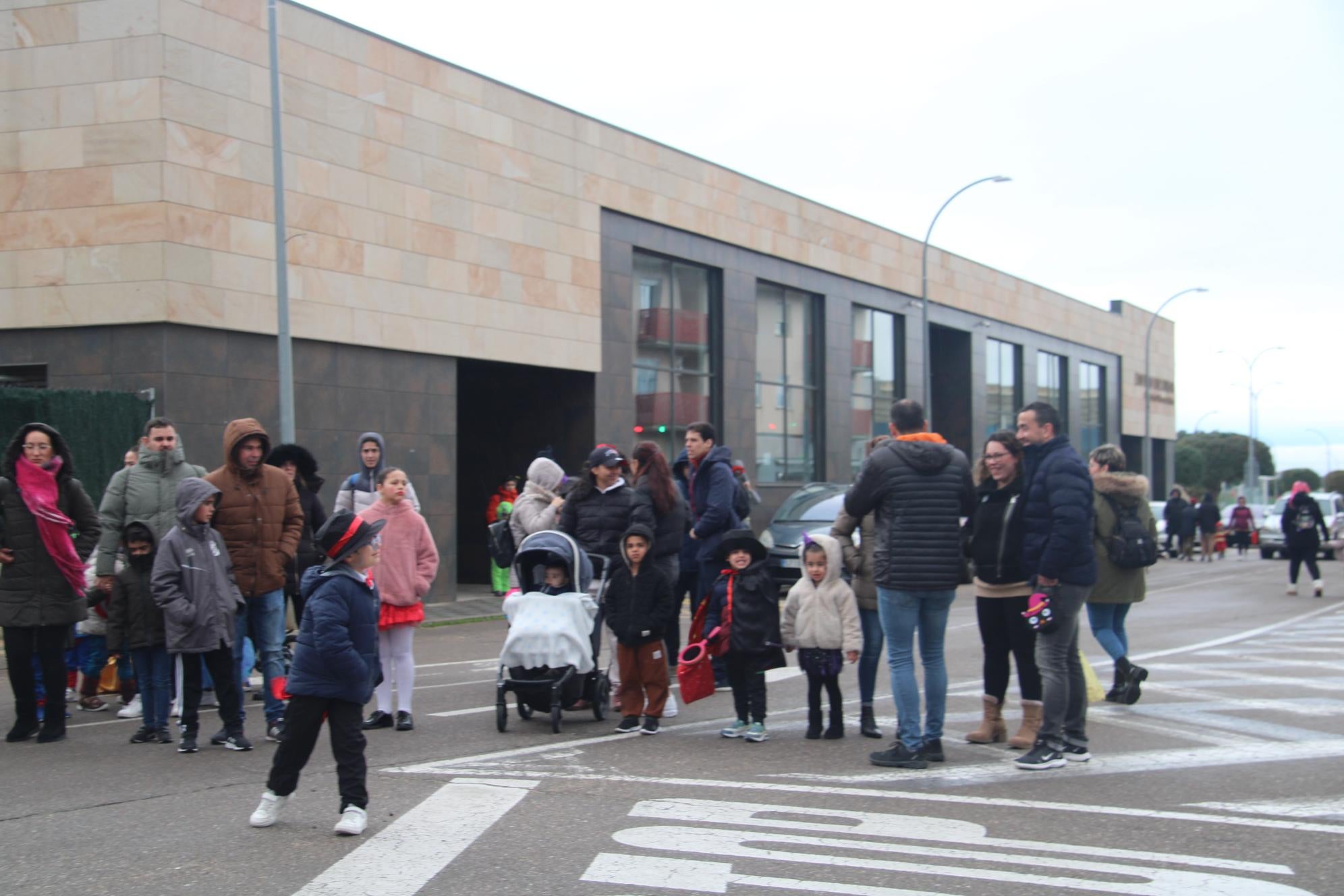 La fiesta familiar llega a las calles y el multiusos en Villares de la Reina