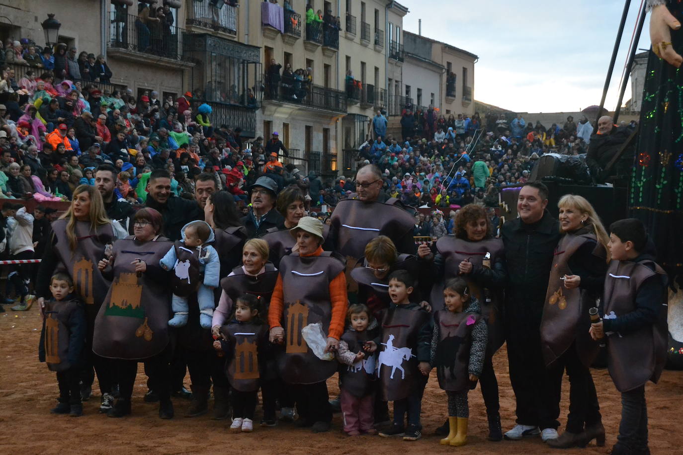 Una imponente charra conquista el Carnaval del Toro