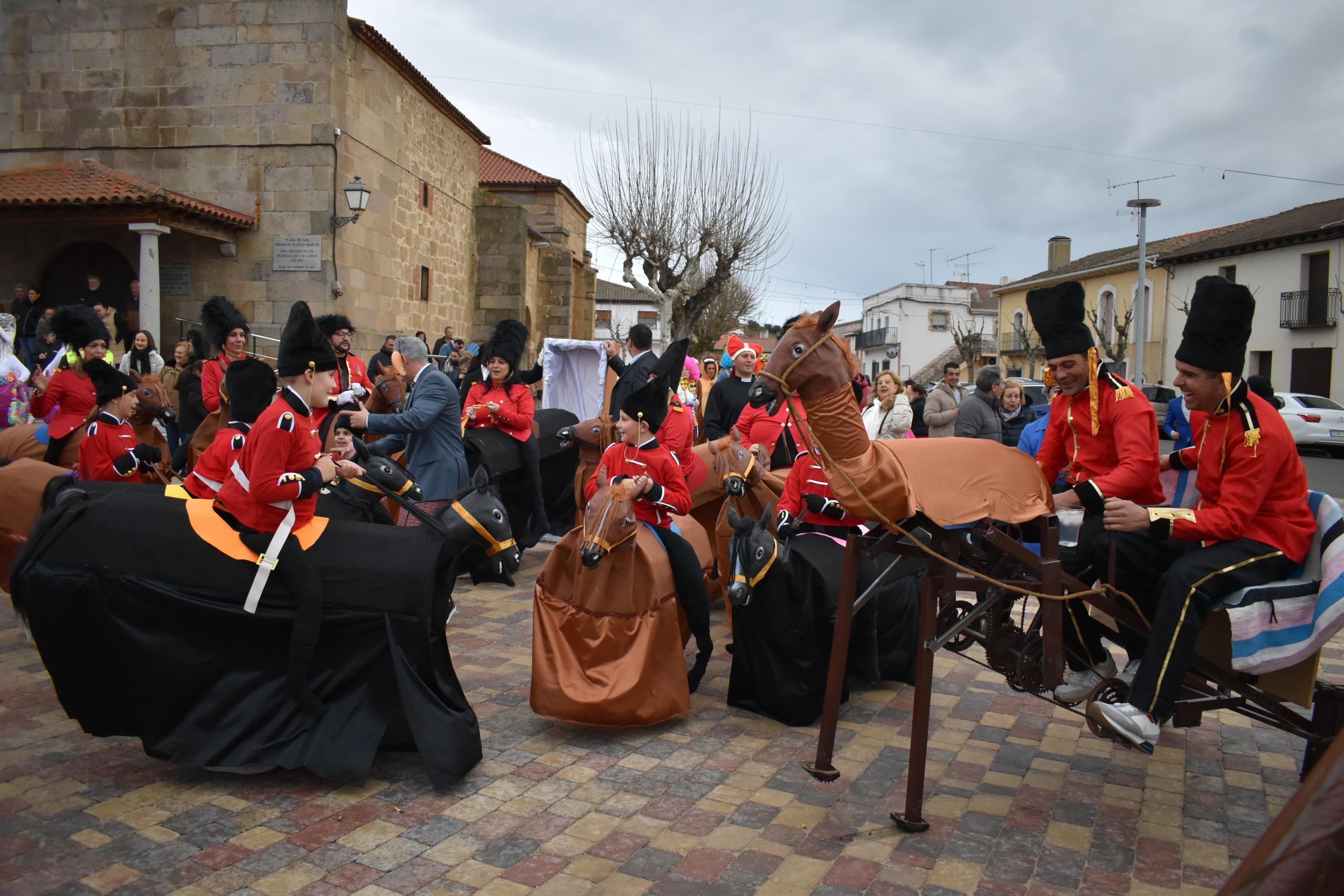 El cortejo fúnebre de la reina Isabel II o Jesucristo, presentes en el concurso de disfraces de Matilla de los Caños del Río