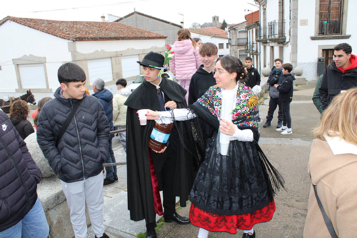 Los quintos de Los Santos no faltan a su cita festiva