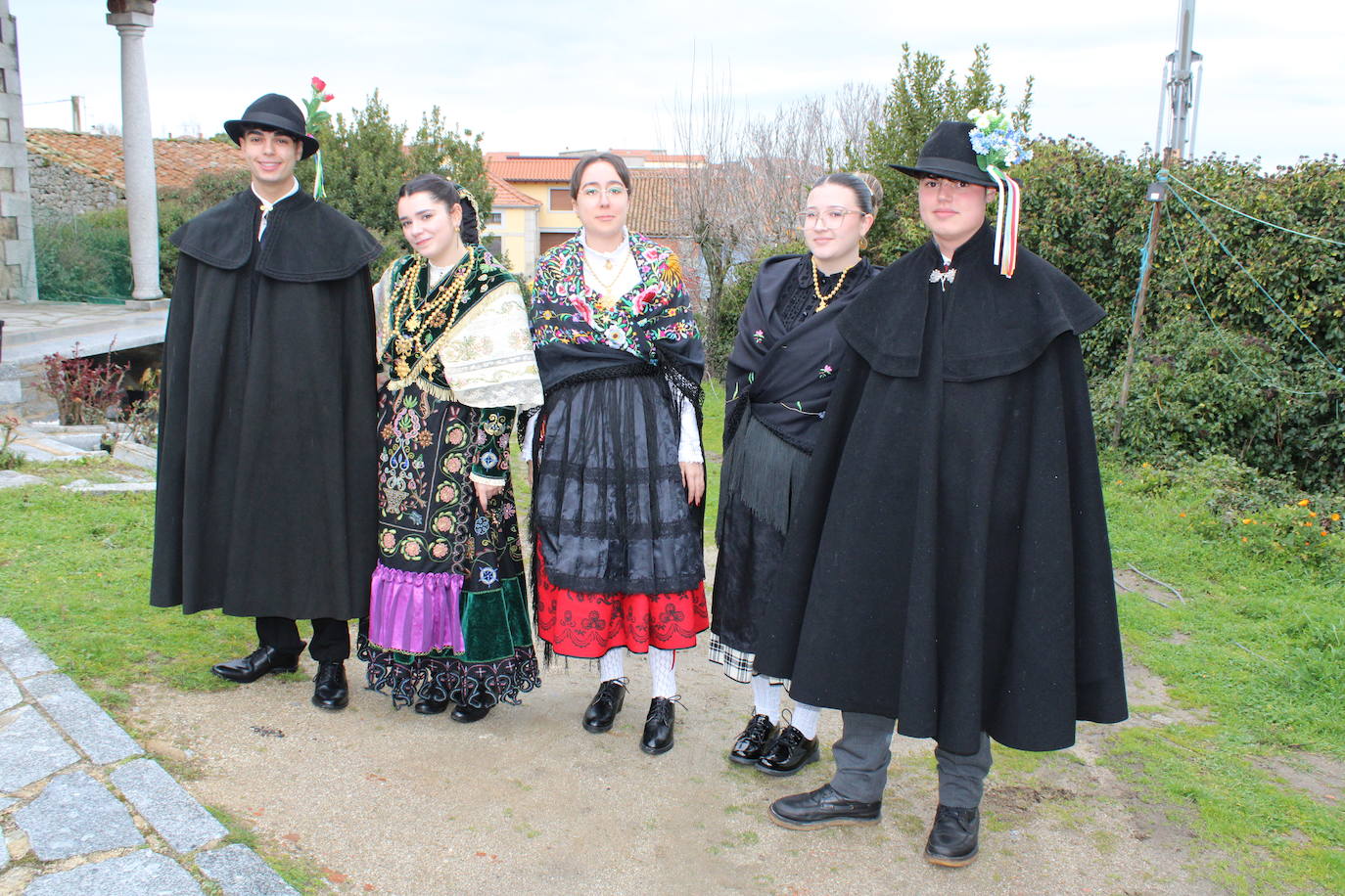 Los quintos de Los Santos no faltan a su cita festiva