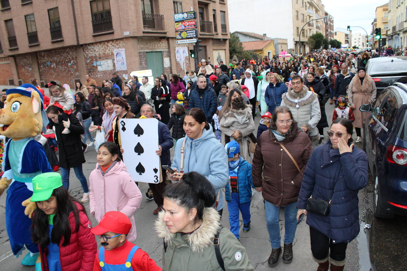 Guijuelo disfruta de su pasacalles con ritmo y sin lluvia