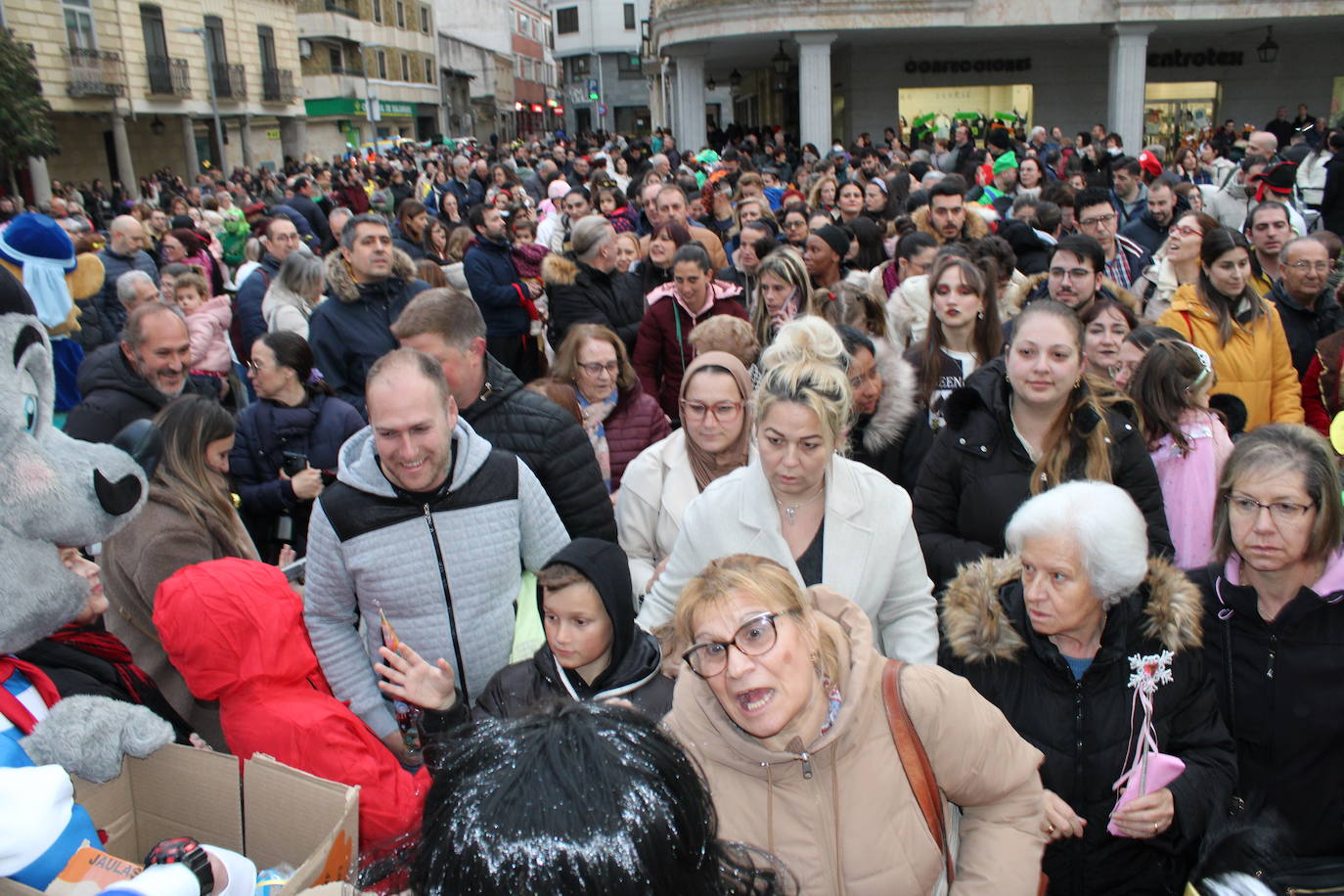 Guijuelo disfruta de su pasacalles con ritmo y sin lluvia
