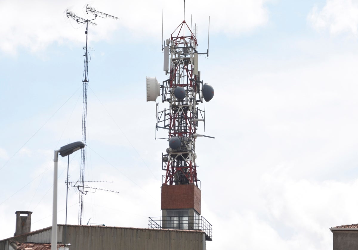 Antena de telefonía en la localidad de Ciudad Rodrigo