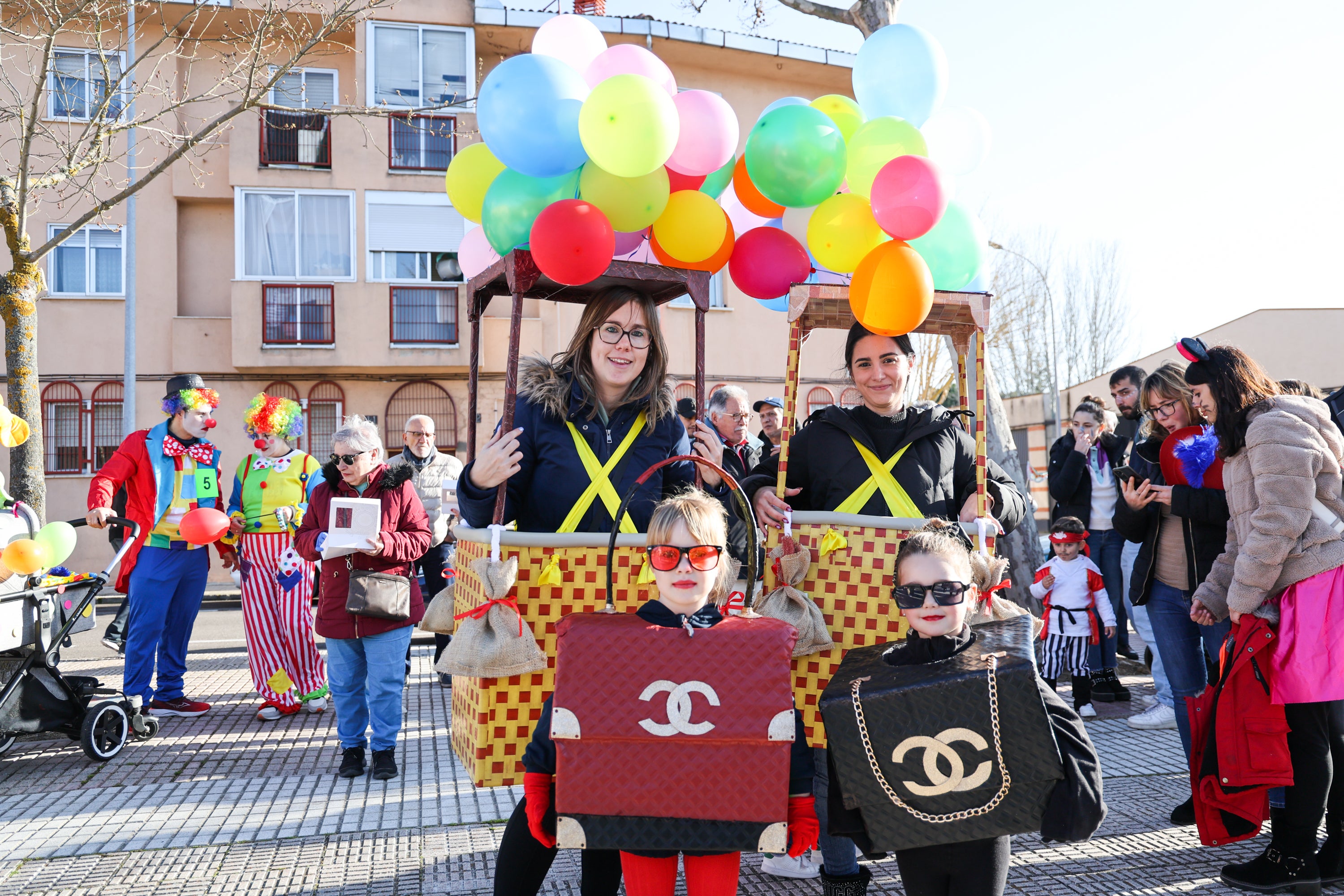 Carnaval reivindicativo en El Rollo y &#039;Wally&#039; se pierde por Salesas