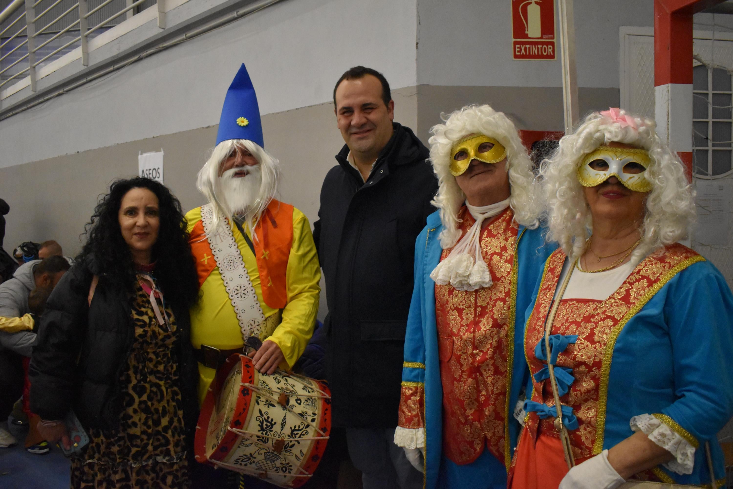 Los personajes de cuentos infantiles caminan por las calles de Santa Marta de Tormes