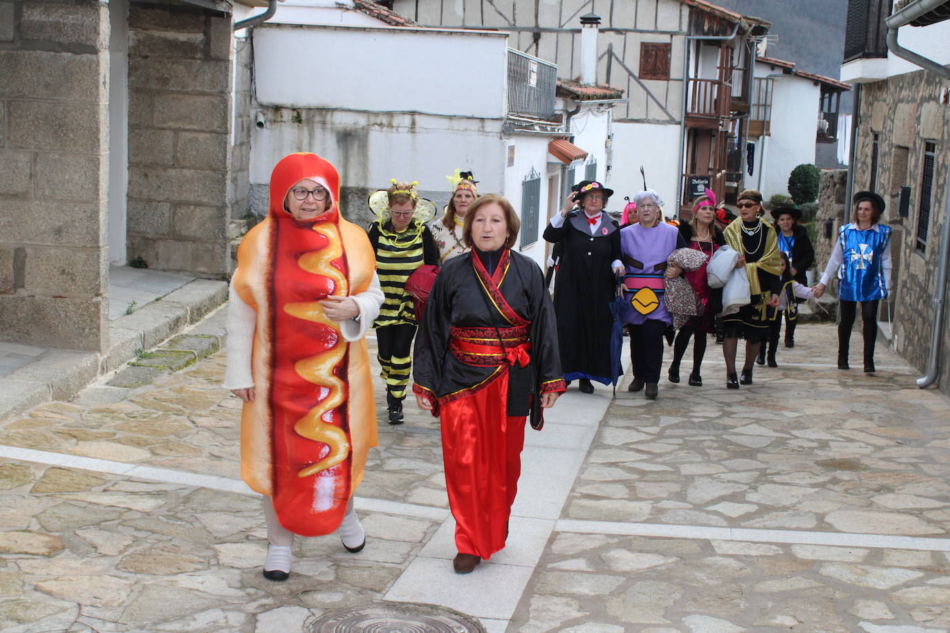 Montemayor del Río disfruta de un nuevo Martes de Carnaval