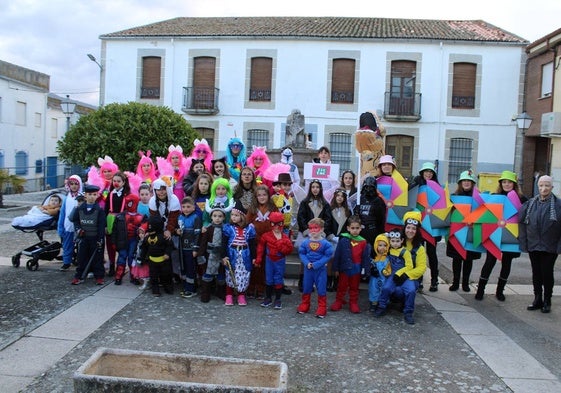 Los niños disfrutaron junto a sus mayores del recorrido por el pueblo