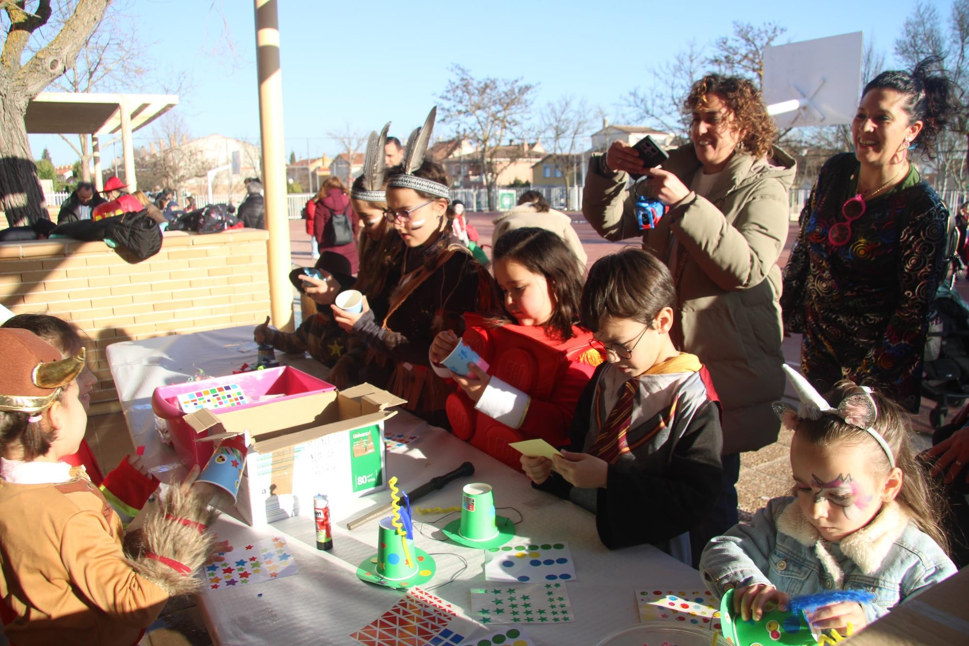 Merienda, taller de manualidades y muchos disfraces, en Cabrerizos