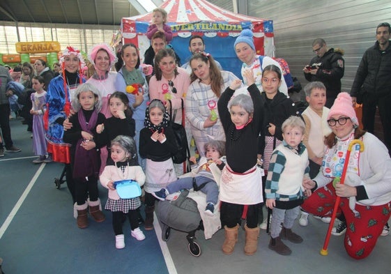 La peculiar residencia de mayores del carnaval de Carbajosa de la Sagrada.