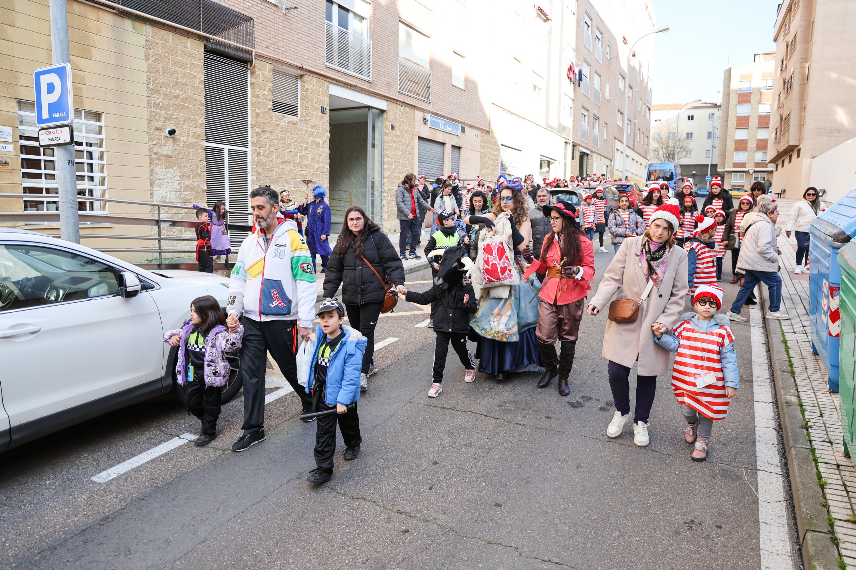 Carnaval reivindicativo en El Rollo y &#039;Wally&#039; se pierde por Salesas