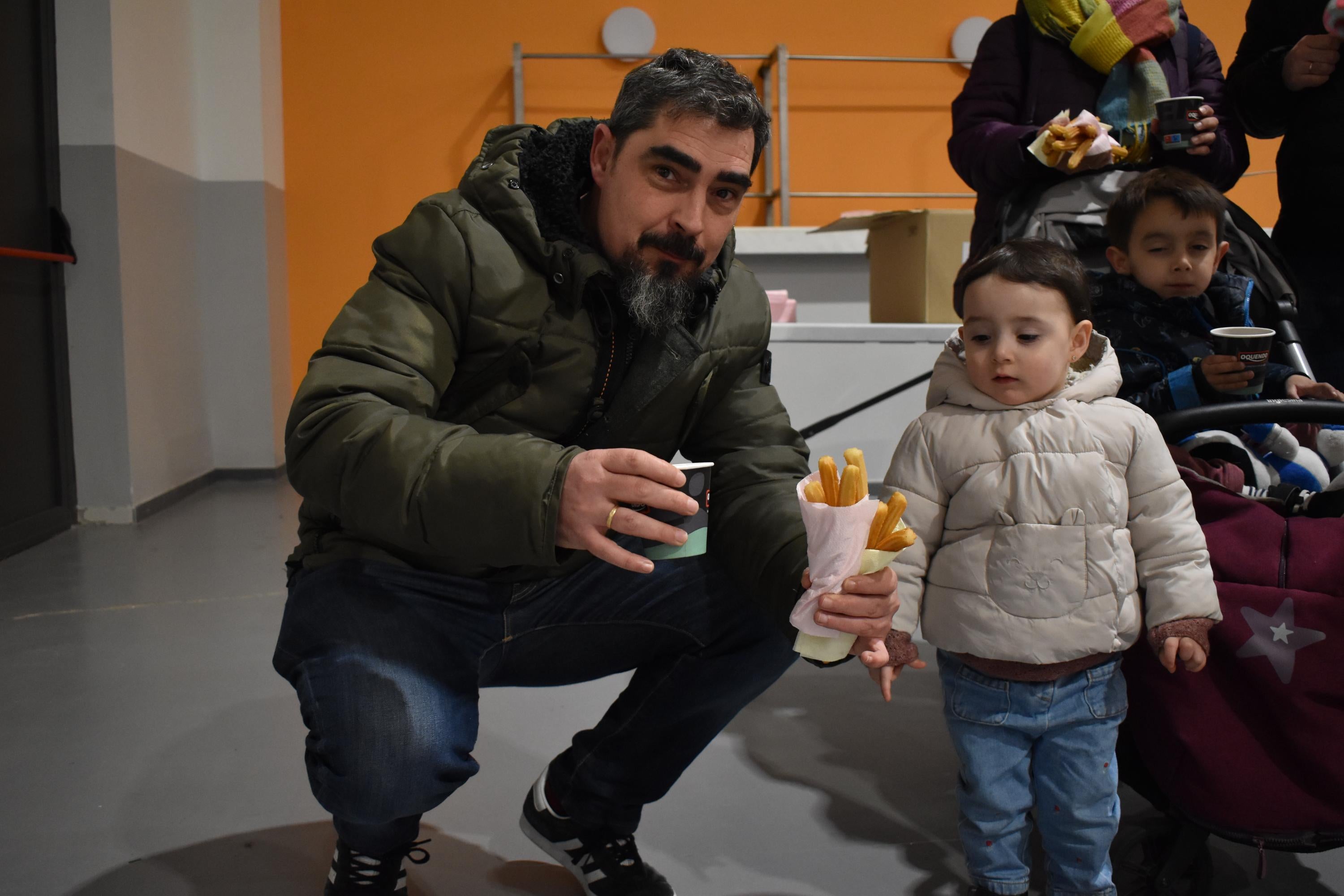 4.600 churros y 200 litros de chocolate para cerrar las citas de carnaval en Villares de la Reina