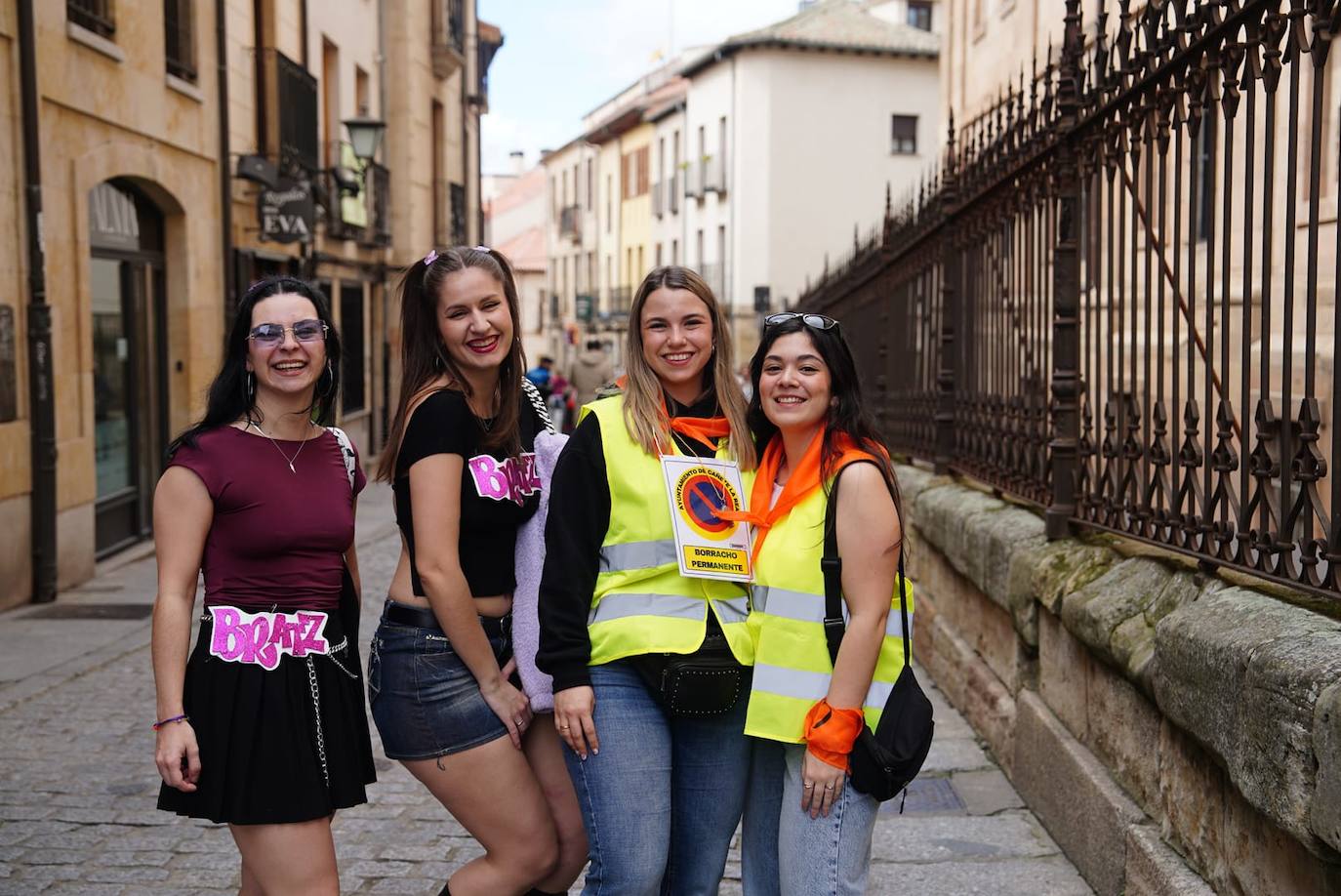 Enfermería y Fisioterapia dan colorido al centro con sus fiestas