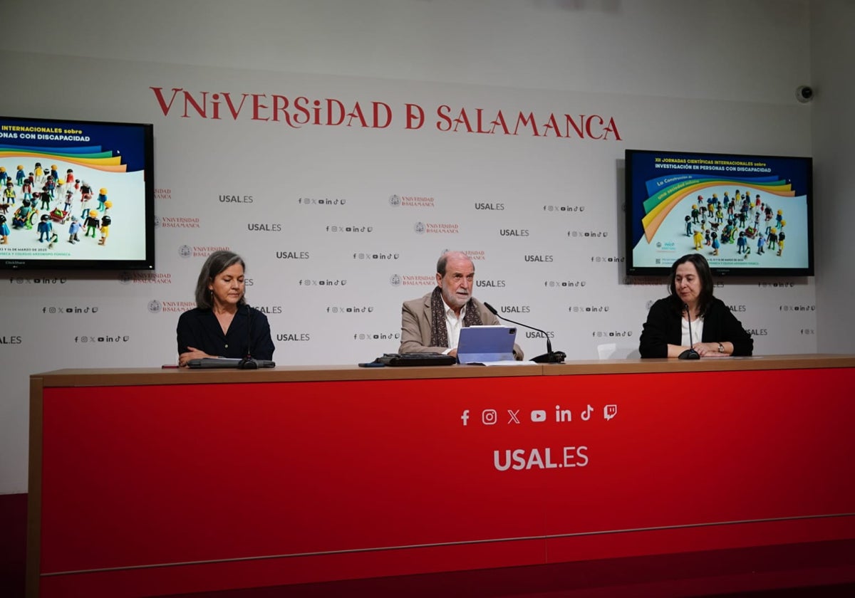 Teresa Nieto, Miguel Ángel Verdugo y Manuela Crespo.