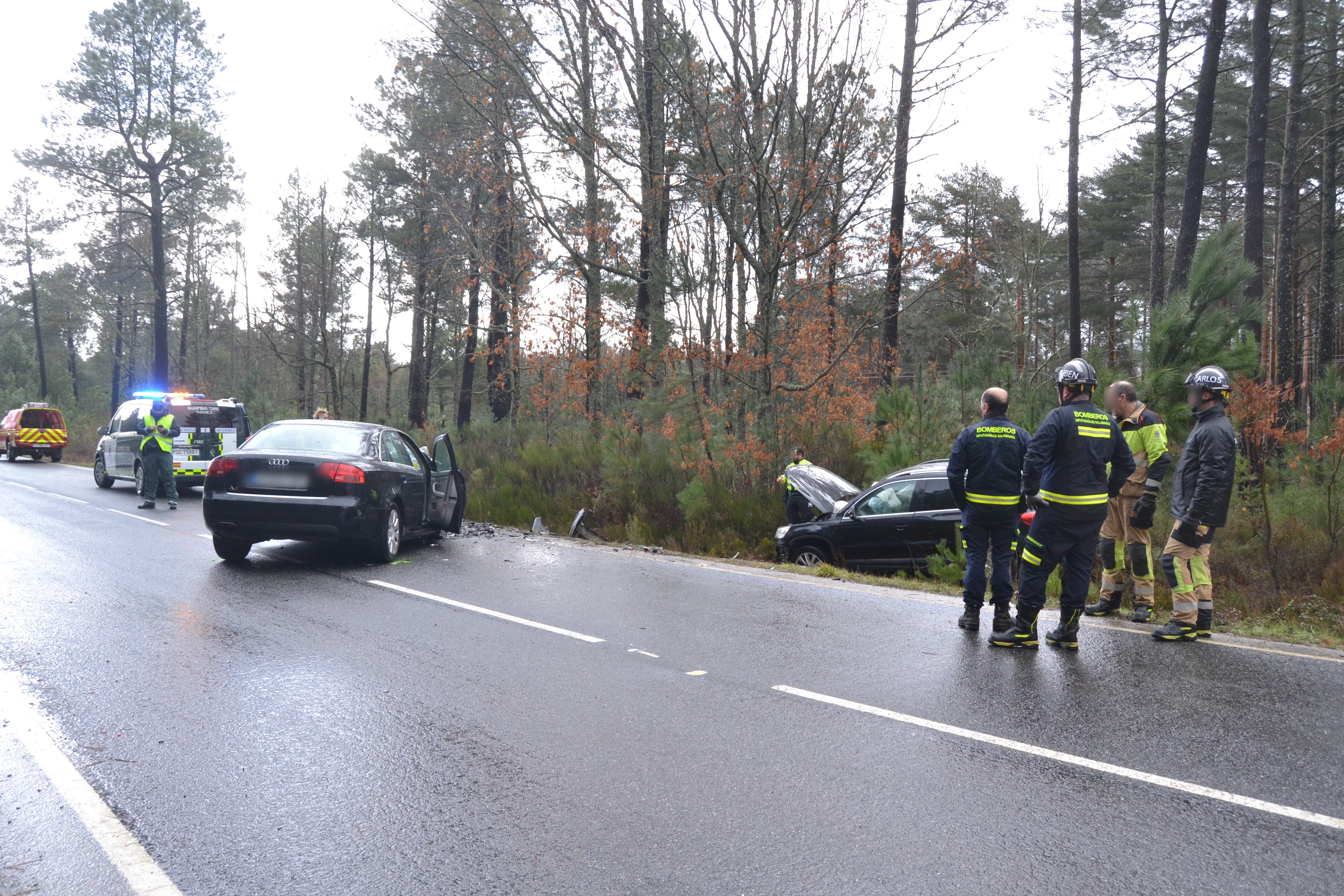 Así han quedado los coches siniestrados en el accidente de Nava de Francia