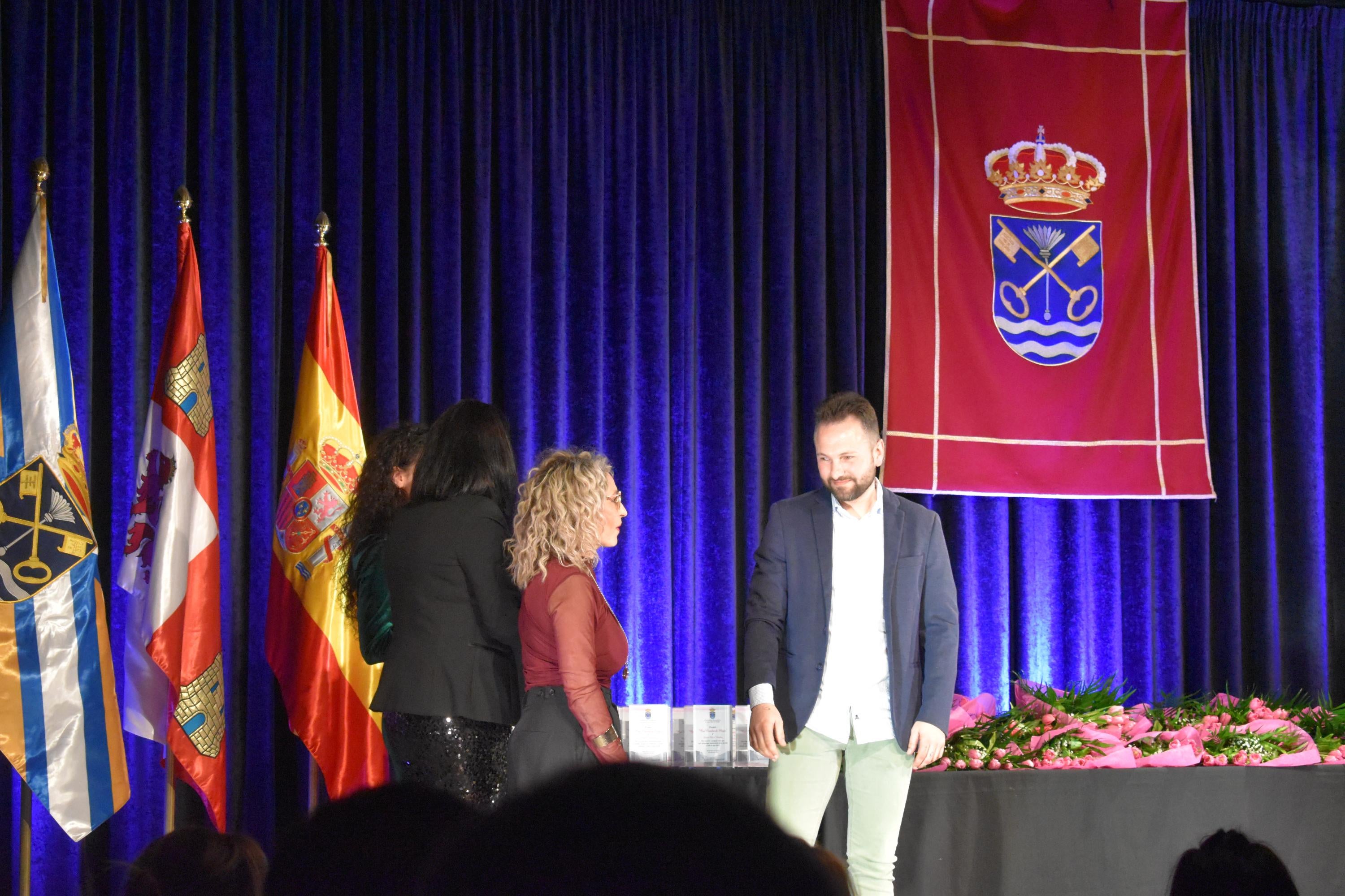 Calurosa gala en honor a las féminas de Santa Marta de Tormes