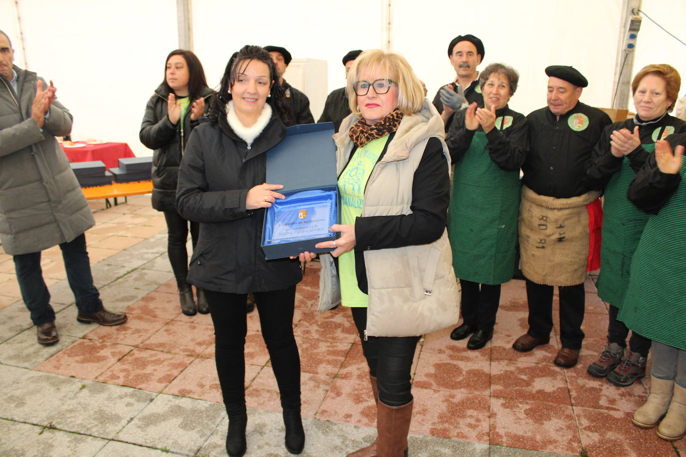 La lluvia no impide un nuevo lleno en la matanza de Campillo de Salvatierra